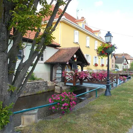 Maison Charmante Avec Jardin A | Climatisation Incluse *