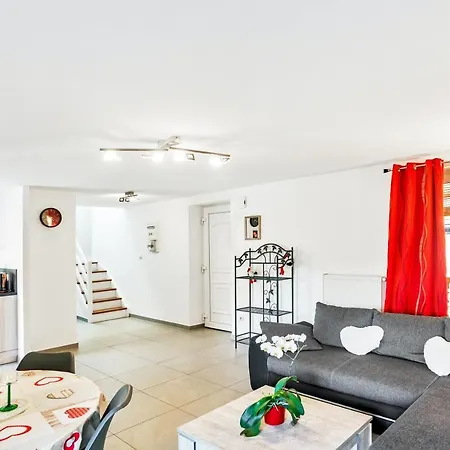 Ferienhaus Maison Charmante Avec Jardin A | Climatisation Incluse *